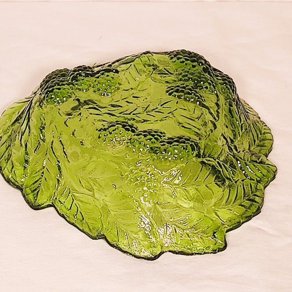 Vintage 1970's Indiana Glass Bowl - Loganberry Leaf Pattern - Picture 3 of 5